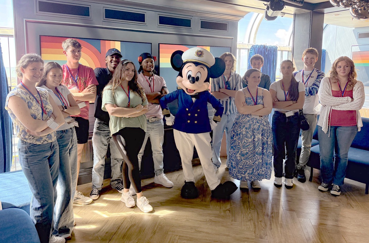 2025 Junior Ambassador's on Disney Wish