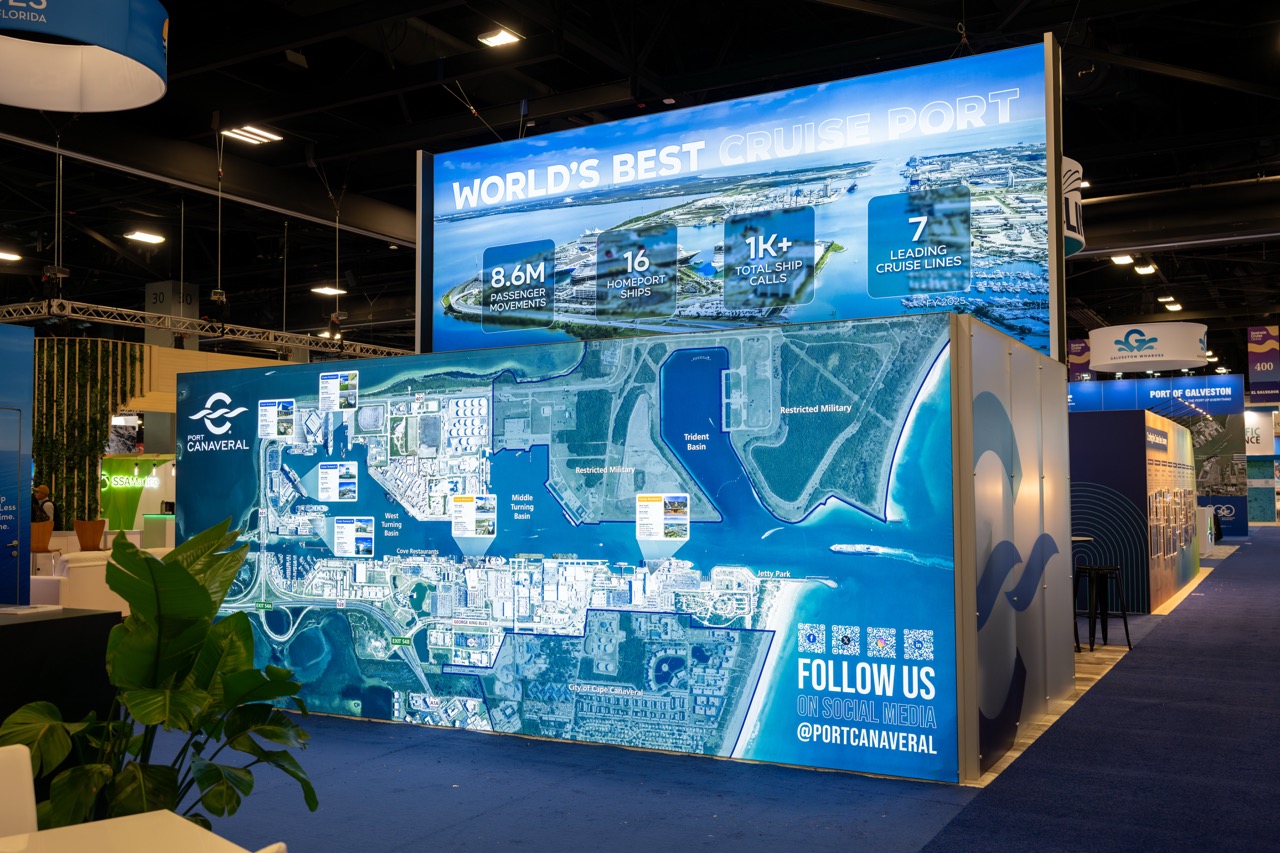 PortCanaveralsboothat2026SeatradeCruiseGlobalSignagereadsWorldsBestCruisePort86millionpassengermovements16Homeportedships1000totalshipcalls7leadingcruisebrandsAllstatisticsinfiscalyear2025