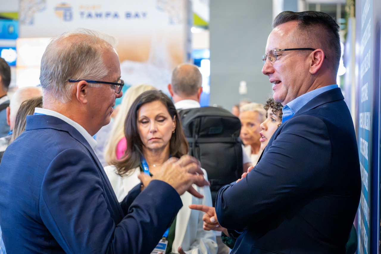 PortCanaveralemployeesand2026SeatradeCruiseGlobaleventguestsnetworking